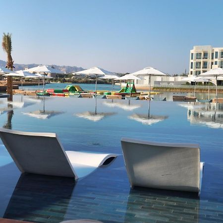 Cloud 7 Residences Ayla Akaba Kültér fotó The resort's lagoon