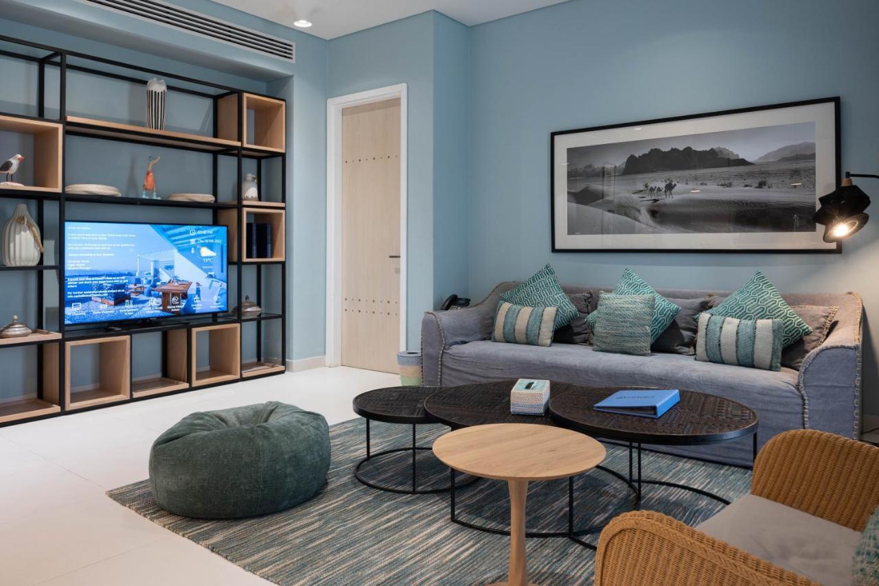 Cloud 7 Residences Ayla Akaba Kültér fotó A living room